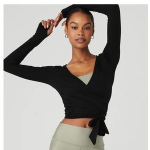 Alo Cropped Escalate Wrap Top